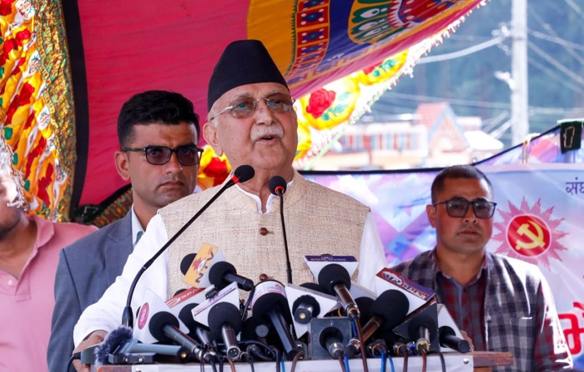 मेरो पासपोर्ट रोक्का गरेर वर्तमान सरकारले सडक तमासा देखायो: ओली 